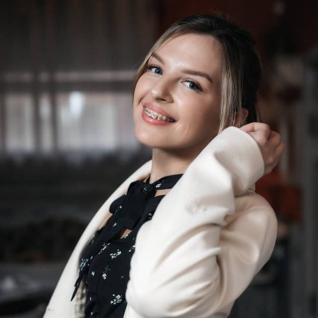 Олена - Психолог-консультант