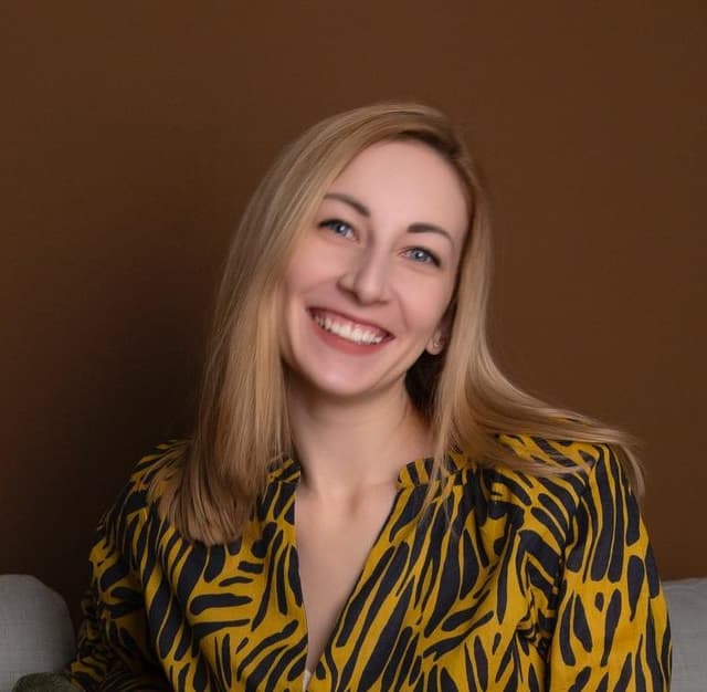 Емілія Нейбург - Психолог