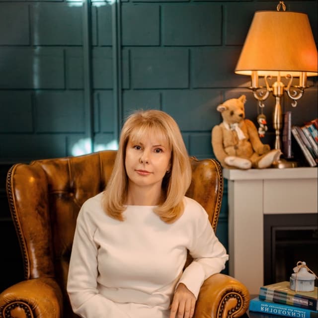 Олена Кушніренко - Психотерапевт